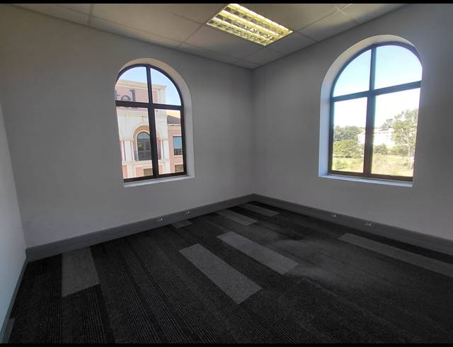 134M² OFFICE TO LET IN MAGALIESSIG